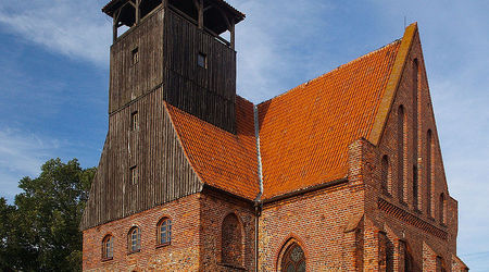 Zabytkowy gotycki kościół z XV w.