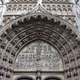 Bogato zdobiony portal katedry