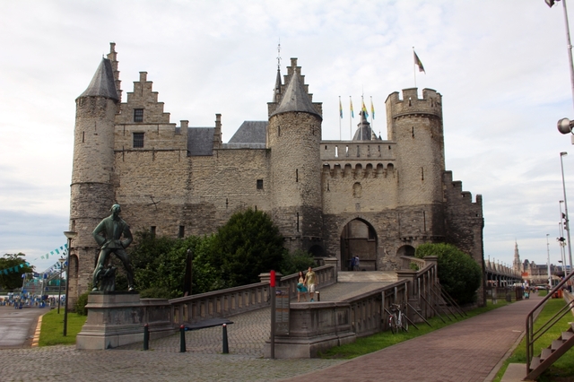 Het Steen - forteca nad rzeką Scheldt