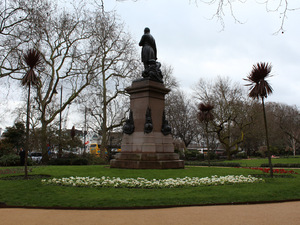 pomnik w Witehall Gardens
