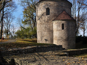 Rotunda z XIw. Kościół grodowy św.Mikołaja.