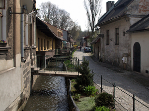 Domy nad Młynówką.