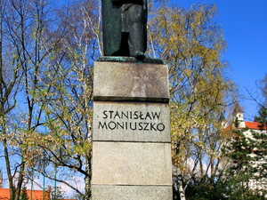 pomnik na skwerze Stanisława Moniuszki