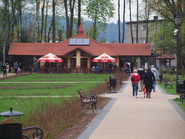 W parku kawiarnia