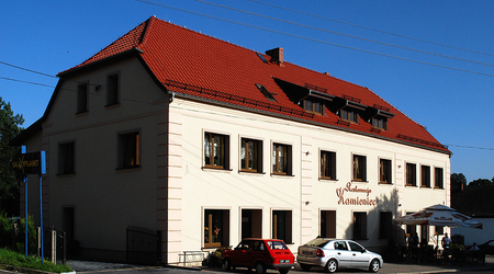 Kamień Śląski-restauracja w centrum wsi.