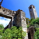 wieża zegarowa i ruiny