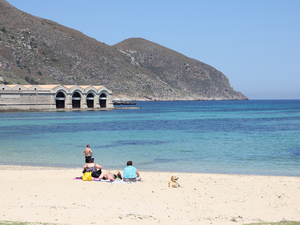 12 favignana plaza miejska i tunczykarnia