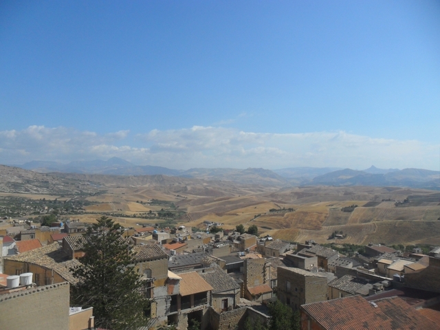Widok z zamku na okolice Aragony
