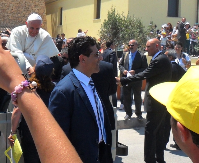 Papież odjeżdża po mszy