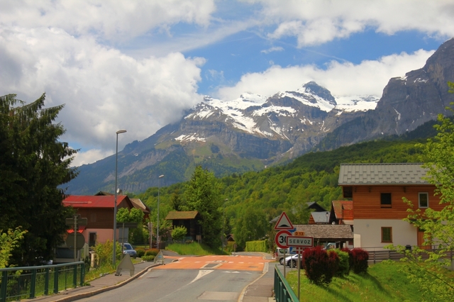 Alpejskie widoki w Servoz
