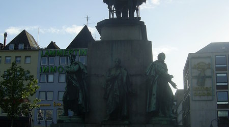 konny pomnik Fryderyka Wilhelma poniżej zasłużeni "Prusacy"