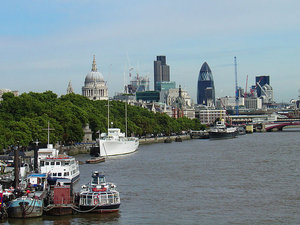 30 St Mary Axe na wprost.