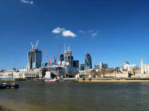 Następne Wieżowce Obok 30 St Mary Axe 