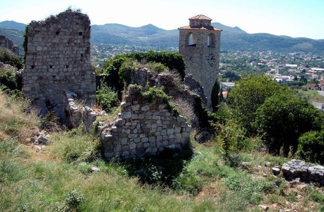 Stary Bar - ruiny i wieża