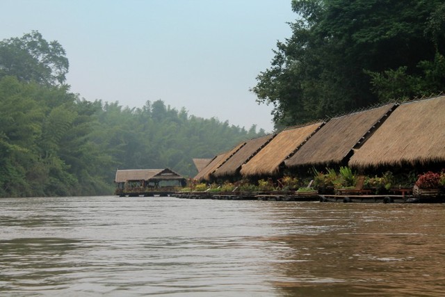 Noclegownia (hotelik) na rzece Kwai