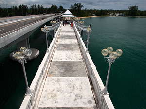 Most łączący Phuket z lądem stałym