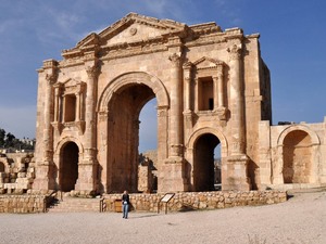 Jerash, Łuk Hadriana