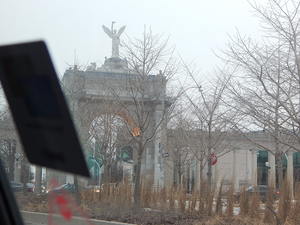 Luk triumwalny w okolicach CN Tower