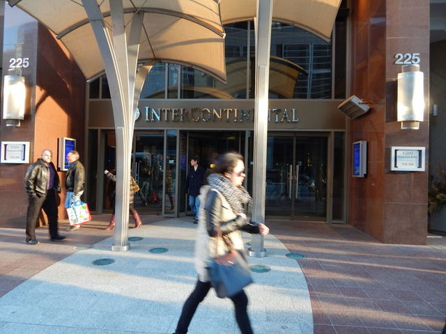 Wejscie do hotelu Intercontinental