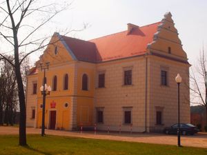 Pałac Męcińskich z XVII w., obecnie powiatowy ośrodek kultury