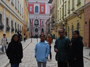 w tle poznańska Fara