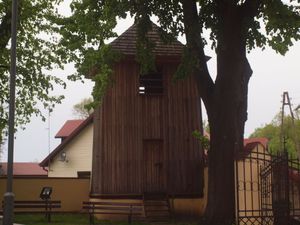 Kościół w Zrębicach -  dzwonnica