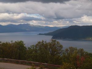 Jezioro Prespańskie z przełęczy Parku Galicica