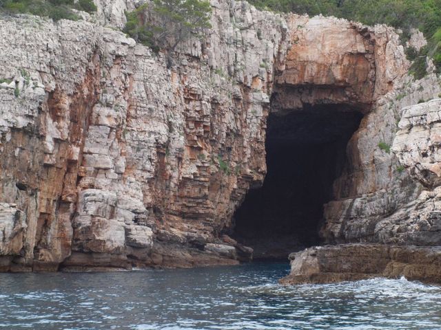Tajemnicza jaskinia