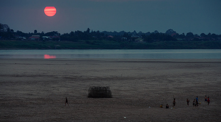 Zachód słońca nad Mekongiem