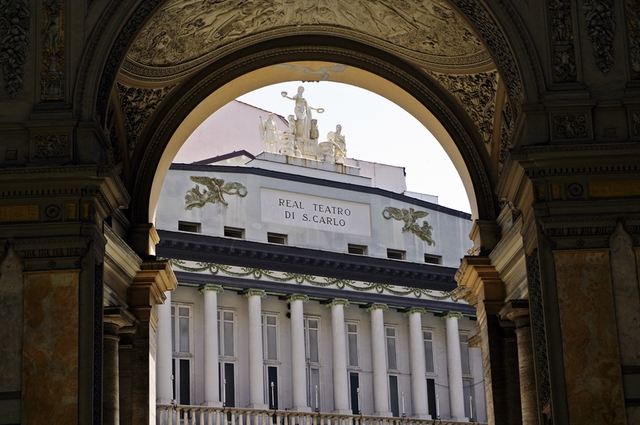 Neapol,Teatr San Carlo