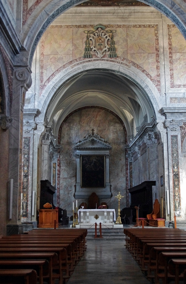 Ostuni, wnętrze katedry z XVIII w.