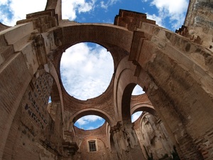 Antigua, katedra wciąż częściowo nieodbudowana   