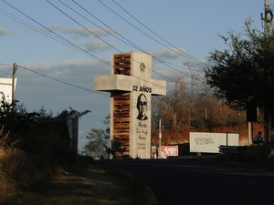 La Unuin, pomnik ku czci Ojca Romero 