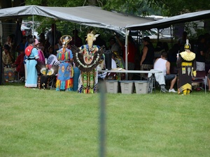 Przygotowania na festiwalu Pow-Wow,Oshweken,Canada