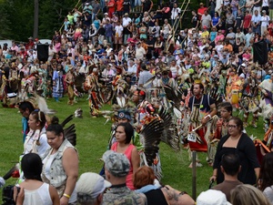 Tance na festiwalu Pow-Wow,Oshweken,Canada