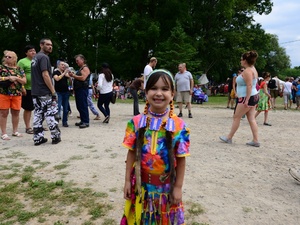 Usmiech malej Pockahontas, na festiwalu Pow-Wow,Oshweken,Canada