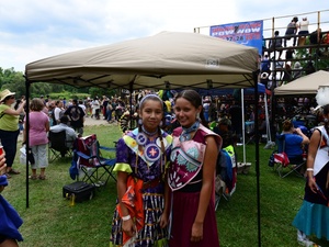 Nastolatki  na festiwalu Pow-Wow,Oshweken,Canada