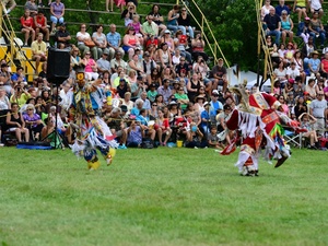 Tance na festiwalu Pow-Wow,Oshweken,Canada