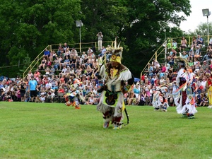 Tance na festiwalu Pow-Wow,Oshweken,Canada