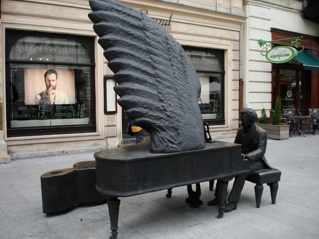 Mosiężny Pianista.