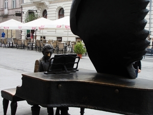 Mosiężny Pianista.
