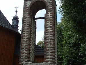 Kapliczka między  kościołami.