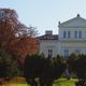 Pałac Raczyńskich w kolorach jesieni