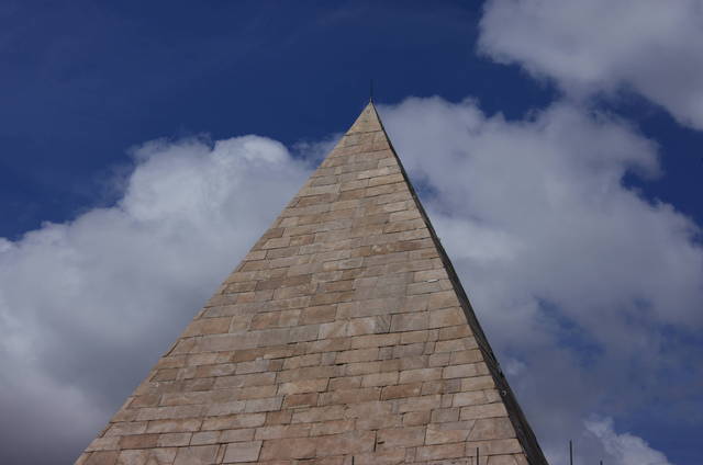 Rzymska piramida