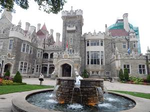 Casa Loma latem