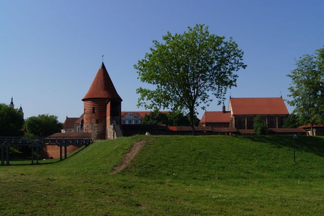 Zamek i kościół św. Jerzego