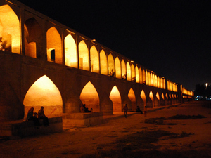 Esfahan, Most 33 łuków