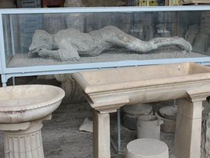 25734052 - Pompeje Pochmurne przedpołudnie w Pompejach