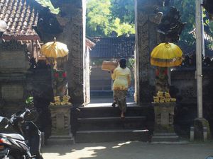 Ulica  wyspy Bali - wierzenia