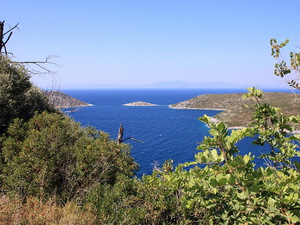 Trzy wyspy przed Agia Paraskevi  